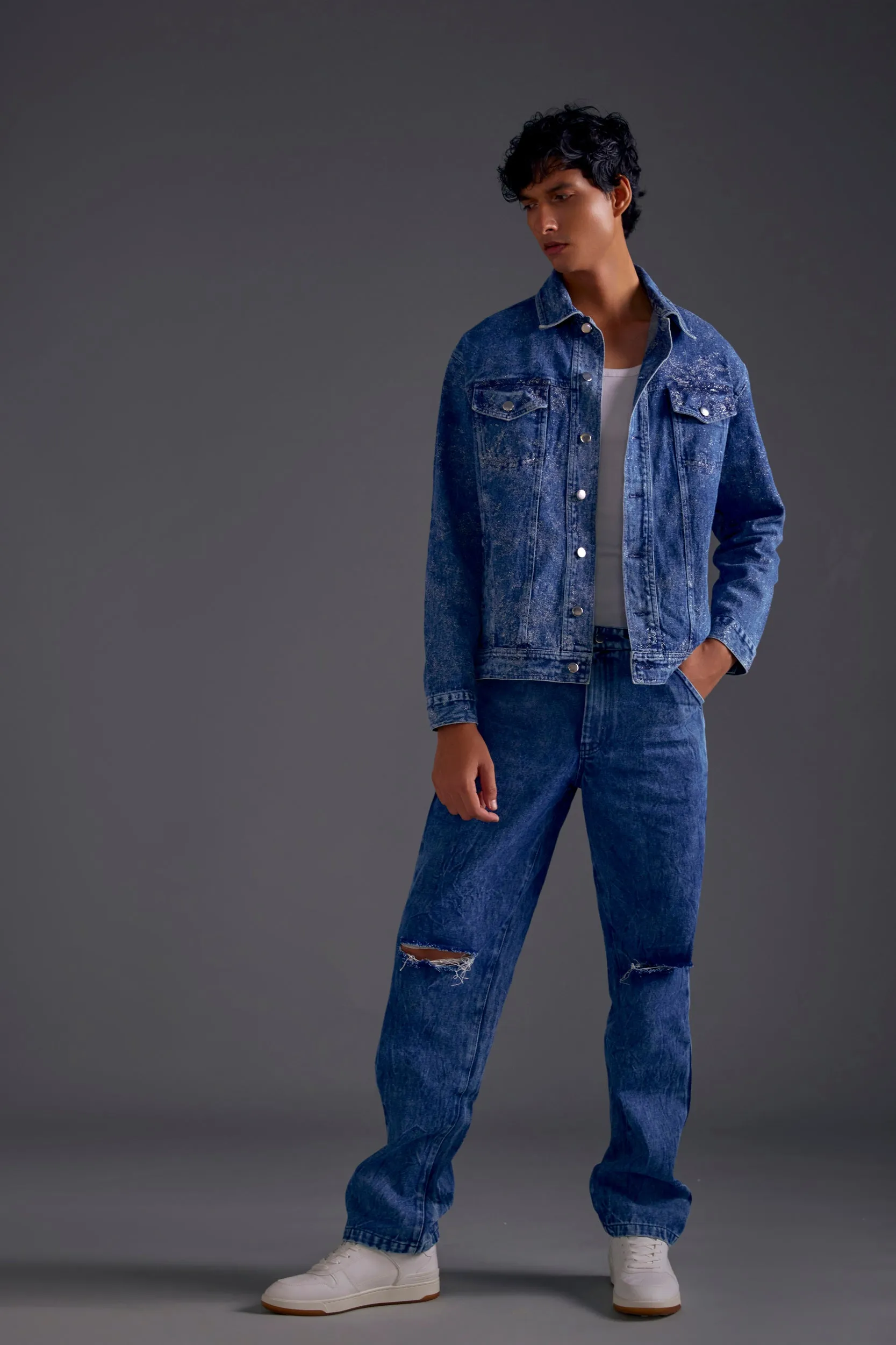 Dark Blue Knee-Cut Jeans