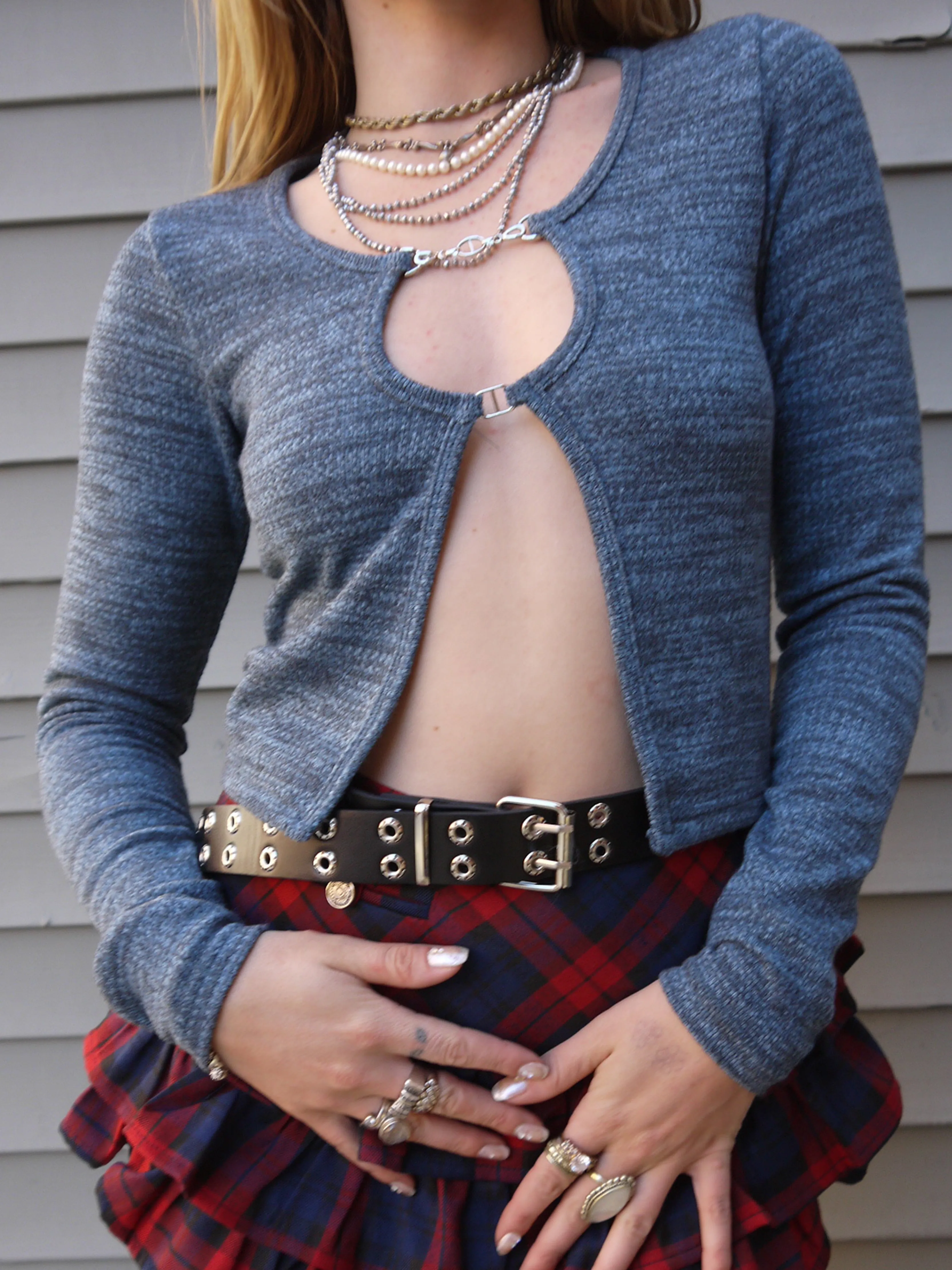 front double chain long slv knit top