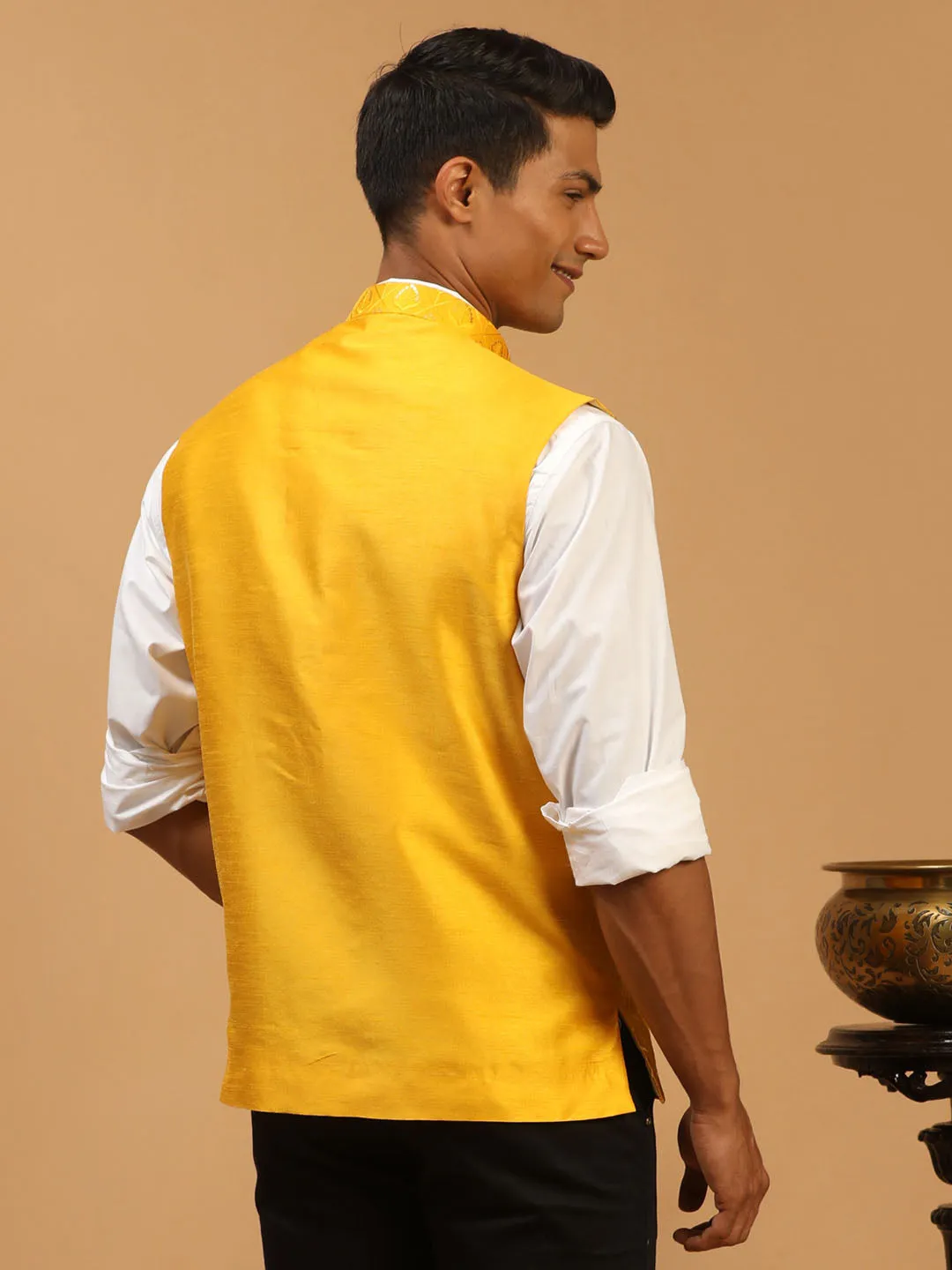 Vastramay Men's Yellow Embellished Ethnic Nehru Jacket